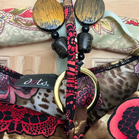 Dots size large print camisole top with built in bra. Size L but no size tag. - Picture 3 of 6